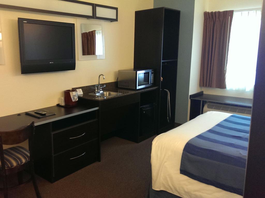 Three Rivers Inn & Suites Port Arthur Szoba fotó